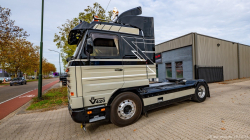 20251019-Tom-Holding-00563